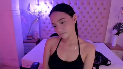 Snapshot of victoria_kitt chatting on 10/10/25, 07:46 victoria_kitt online show from 10/10/25, 07:46