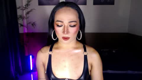 Snapshot of victoria_madness_dominatrix chatting on 04/11/26, 08:07 Victoria online show from 04/11/26, 08:07