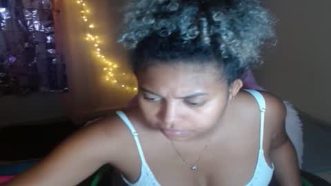 Snapshot of victoria_miler chatting on 12/03/25, 12:51 VICKY online show from 12/03/25, 12:51