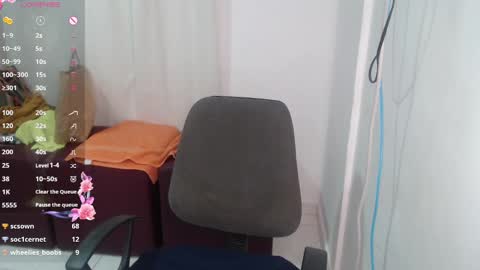 Snapshot of victoria_milf06 chatting on 02/17/25, 08:19 victoria online show from 02/17/25, 08:19