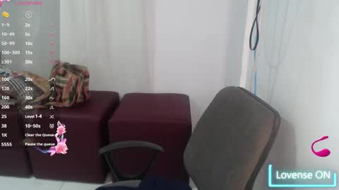 Snapshot of victoria_milf06 chatting on 02/18/25, 02:05 victoria online show from 02/18/25, 02:05