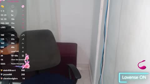 Snapshot of victoria_milf06 chatting on 02/24/25, 09:32 victoria online show from 02/24/25, 09:32