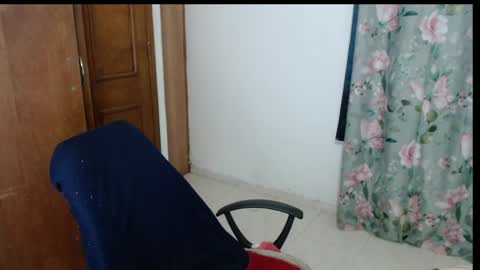 Snapshot of victoria_milf06 chatting on 04/19/26, 11:53 victoria online show from 04/19/26, 11:53