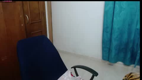 Snapshot of victoria_milf06 chatting on 08/01/26, 03:50 victoria online show from 08/01/26, 03:50