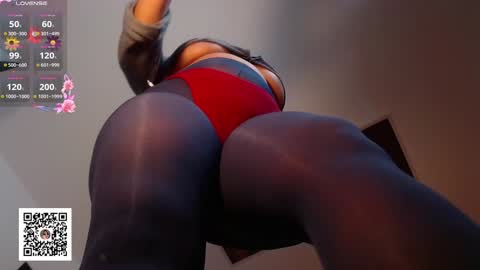 Snapshot of victoria_monteroo chatting on 12/28/24, 03:26 Call me Vic online show from 12/28/24, 03:26