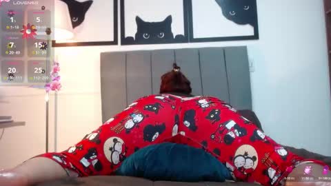 Snapshot of victoria_monteroo chatting on 02/18/25, 02:16 Call me Vic online show from 02/18/25, 02:16