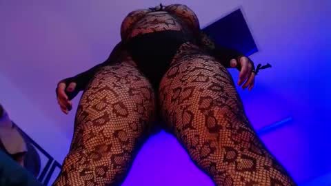 Snapshot of victoria_monteroo chatting on 02/28/25, 12:10 Call me Vic online show from 02/28/25, 12:10