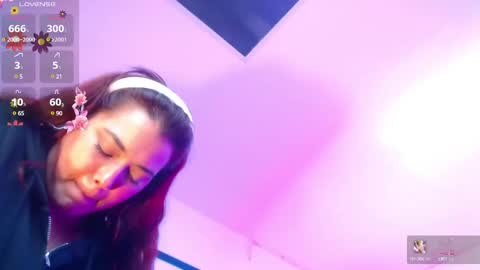 Snapshot of victoria_monteroo chatting on 03/08/25, 12:55 Call me Vic online show from 03/08/25, 12:55