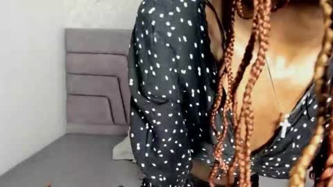 Snapshot of victoria_noir_18 chatting on 10/29/25, 07:26 Vicky online show from 10/29/25, 07:26