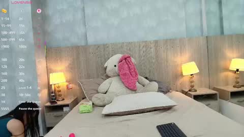 Snapshot of victoria_pachon chatting on 05/18/26, 10:37 victoria_pachon online show from 05/18/26, 10:37