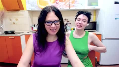 Victoria  online show from 12/19/25, 02:40