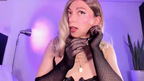 D A N I online show from 11/24/25, 01:05