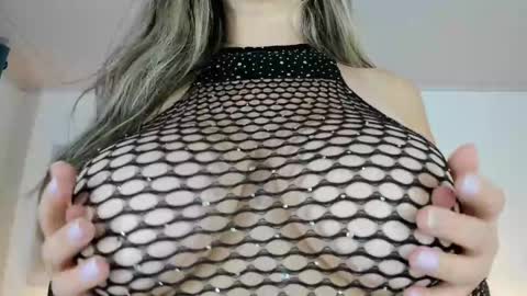 victoria_queen2 online show from 03/07/25, 01:20