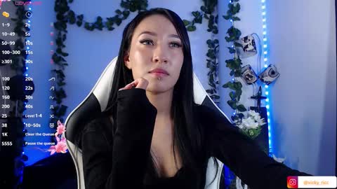 Snapshot of victoria_ricci_a chatting on 11/06/25, 04:02 Victoria online show from 11/06/25, 04:02