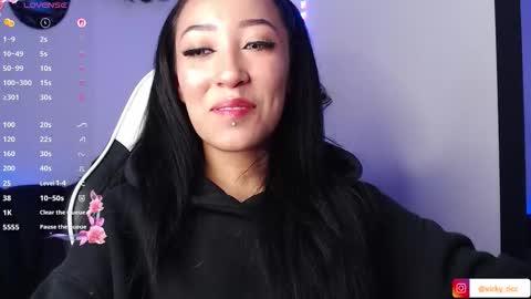 Snapshot of victoria_ricci_a chatting on 11/08/25, 03:18 Victoria online show from 11/08/25, 03:18