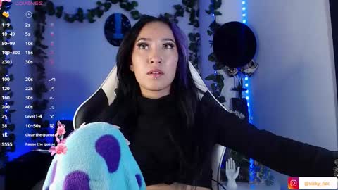 Snapshot of victoria_ricci_a chatting on 11/17/25, 04:40 Victoria online show from 11/17/25, 04:40