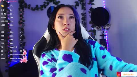 Snapshot of victoria_ricci_a chatting on 11/19/25, 04:56 Victoria online show from 11/19/25, 04:56