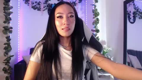 Snapshot of victoria_ricci_a chatting on 06/17/26, 09:27 Victoria online show from 06/17/26, 09:27