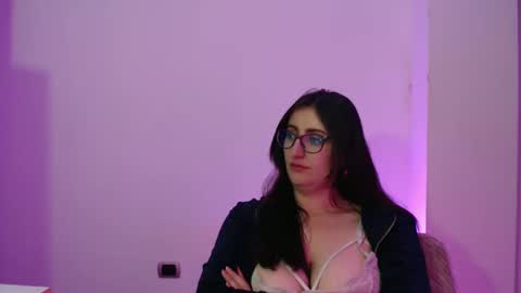 Victoria online show from 03/12/25, 12:31