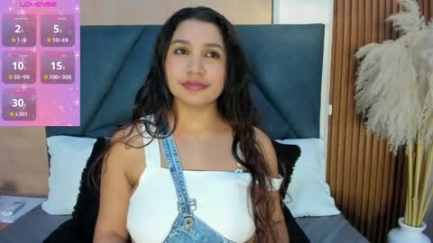 Snapshot of victoria_rossee chatting on 04/04/26, 12:57 VICTORIA online show from 04/04/26, 12:57