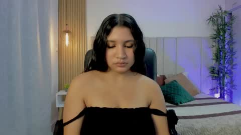 Snapshot of victoria_rossee chatting on 04/17/26, 01:47 VICTORIA online show from 04/17/26, 01:47