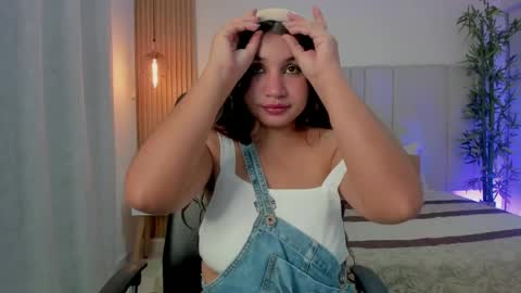 Snapshot of victoria_rossee chatting on 05/14/26, 01:07 VICTORIA online show from 05/14/26, 01:07