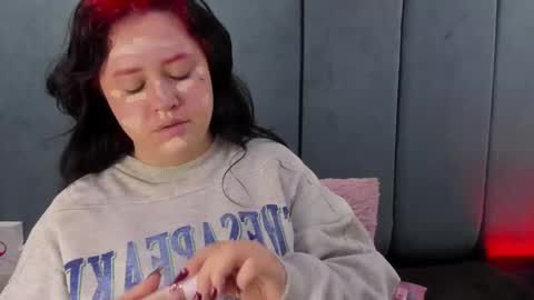 Snapshot of victoria_rossy_ chatting on 05/21/26, 10:06 Victoria online show from 05/21/26, 10:06