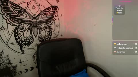 Snapshot of victoria_vox chatting on 02/20/25, 02:35 Victoria online show from 02/20/25, 02:35