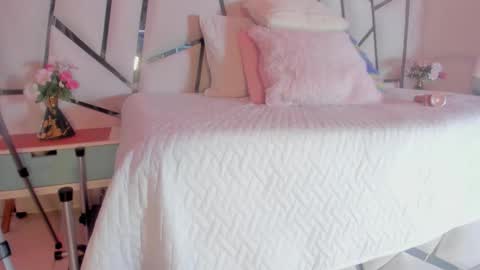 Victoria Sofia online show from 11/13/25, 07:35