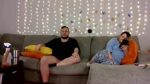 Snapshot of victoriaandjesse chatting on 12/14/24, 05:07 Victoria and Jesse online show from 12/14/24, 05:07
