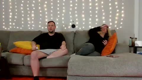 Snapshot of victoriaandjesse chatting on 12/24/24, 10:33 Victoria and Jesse online show from 12/24/24, 10:33