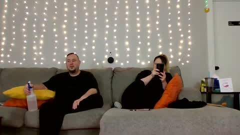 Snapshot of victoriaandjesse chatting on 01/03/25, 06:44 Victoria and Jesse online show from 01/03/25, 06:44