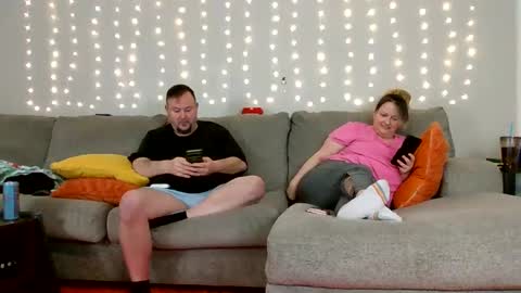 Snapshot of victoriaandjesse chatting on 01/23/25, 02:55 Victoria and Jesse online show from 01/23/25, 02:55