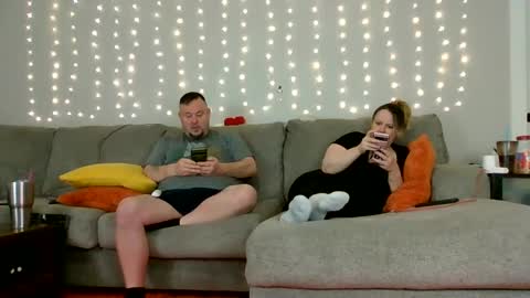 Snapshot of victoriaandjesse chatting on 01/27/25, 08:07 Victoria and Jesse online show from 01/27/25, 08:07