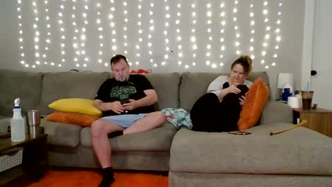 Snapshot of victoriaandjesse chatting on 02/15/25, 12:43 Victoria and Jesse online show from 02/15/25, 12:43