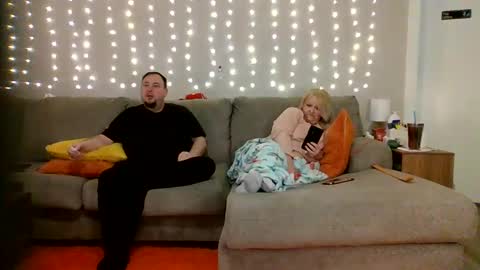 Snapshot of victoriaandjesse chatting on 02/22/25, 08:09 Victoria and Jesse online show from 02/22/25, 08:09