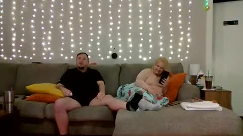 Snapshot of victoriaandjesse chatting on 02/23/25, 12:08 Victoria and Jesse online show from 02/23/25, 12:08