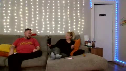 Snapshot of victoriaandjesse chatting on 03/10/25, 03:34 Victoria and Jesse online show from 03/10/25, 03:34