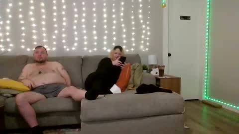 Snapshot of victoriaandjesse chatting on 09/13/25, 02:33 Victoria and Jesse online show from 09/13/25, 02:33