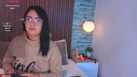 Victoria Andrade online show from 02/16/26, 12:23