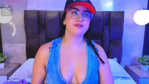 Snapshot of victoriaandrade chatting on 05/30/26, 12:46 Victoria Andrade online show from 05/30/26, 12:46