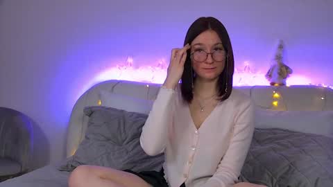 Victoria online show from 12/30/24, 12:31