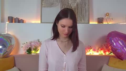 Victoria online show from 02/15/25, 06:23