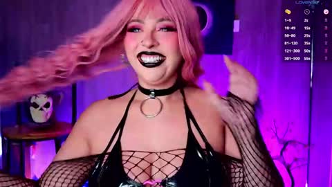 Snapshot of victoriabathory chatting on 04/24/26, 04:59 Tory online show from 04/24/26, 04:59