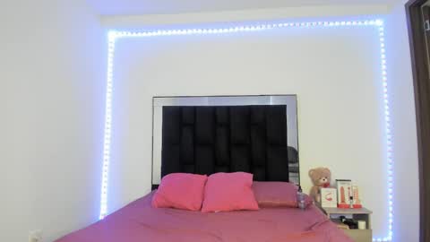 VICTORIA online show from 03/07/25, 12:01