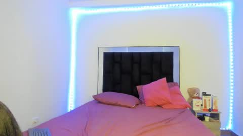 VICTORIA online show from 03/12/25, 10:39