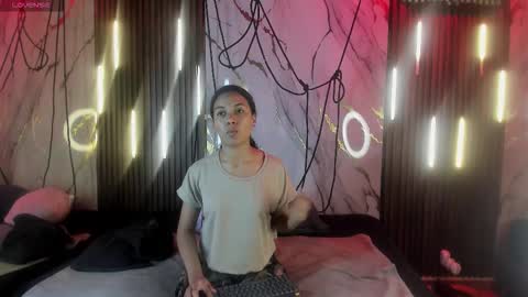 Victoria  online show from 11/01/25, 08:11