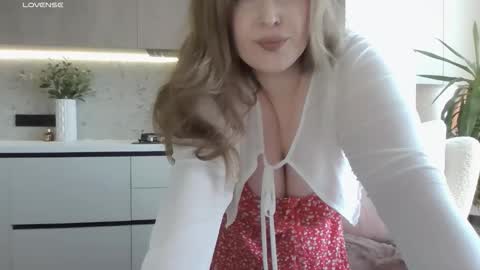Snapshot of victoriafalls chatting on 05/05/26, 12:35 Miss V online show from 05/05/26, 12:35