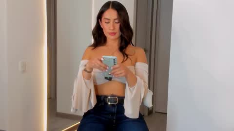 Snapshot of victoriafit7 chatting on 09/18/25, 12:23 Vcitoria online show from 09/18/25, 12:23