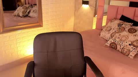 Snapshot of victoriagolden chatting on 01/22/25, 10:59 VICTORIA online show from 01/22/25, 10:59